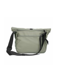 Borsa a tracolla verde in nylon con zip superiore, tracolla regolabile, tasche esterne e un flop a piega texturizzata. Finitura superficiale liscia.