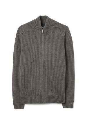 Grauer gerippter Strickcardigan mit hochgestelltem Kragen, Vorderreißverschluss und langen Ärmeln. Verfügt über einen strukturierten Stoff und figurbetonte Bündchen.