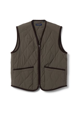 Gilet imbottito senza maniche in verde oliva con rifiniture marrone scuro, zip frontale e due tasche frontali.