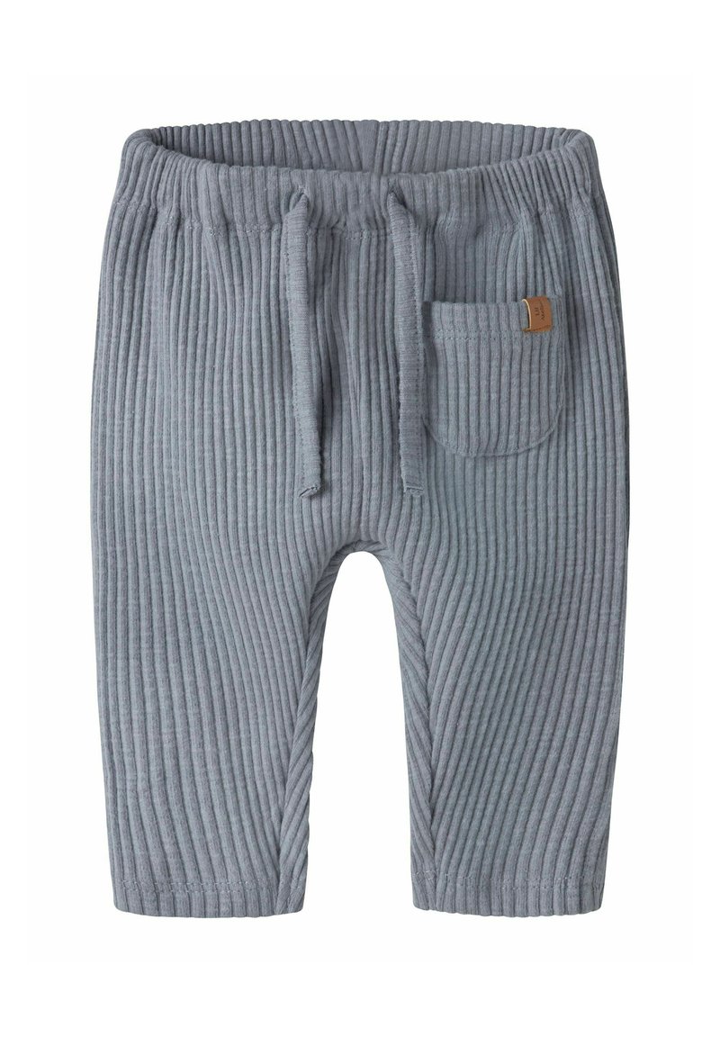 Szare ribbed spodnie z elastycznym pasem, sznurkiem do regulacji i małą kieszonką. Materiał ma miękką teksturę i wzór w pionowe paski.