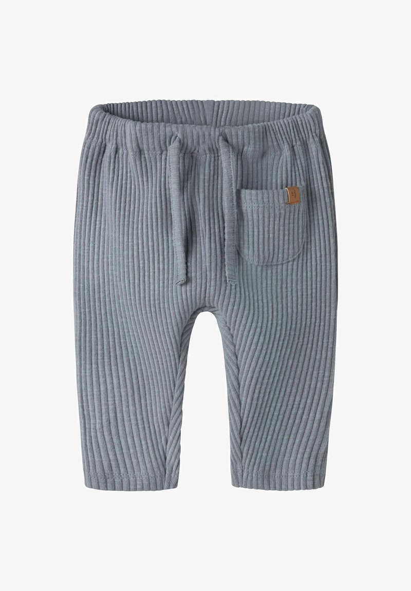 Szare ribbed spodnie z elastycznym pasem, sznurkiem do regulacji i małą kieszonką. Materiał ma miękką teksturę i wzór w pionowe paski.