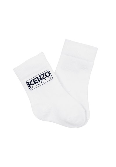 Calzini di cotone bianchi con patch del logo KENZO PARIS in blu navy. Il design presenta polsini a costine e una superficie liscia.