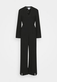 Mono negro con mangas largas y escote en V, con una cintura ceñida y pantalones de pata ancha que tienen aberturas laterales en el dobladillo.