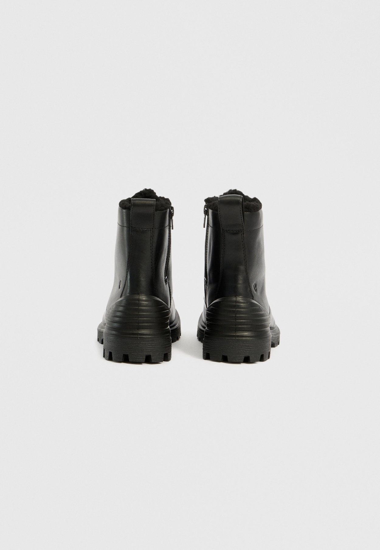Schnürstiefelette