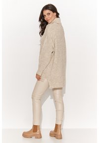 Numinou Z GOLFEM beżowy