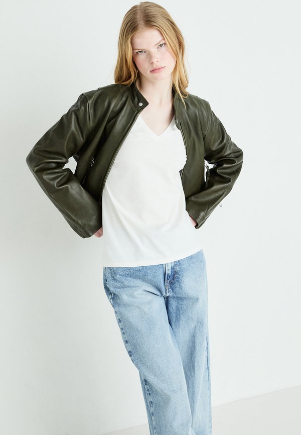 VIDREAMERS NEW V NECK - Basic T-shirt - cloud dancer2