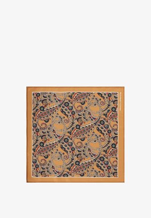 Jedwabny szalik z wzorem paisley w ciepłym pomarańczowym, granatowym i zielonym kolorze, obramowany wąską białą linią oraz solidną pomarańczową ramką.