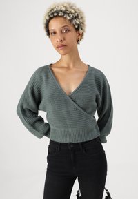 ONLY Petite ONLNINA V NECK - Vesta - balsam green