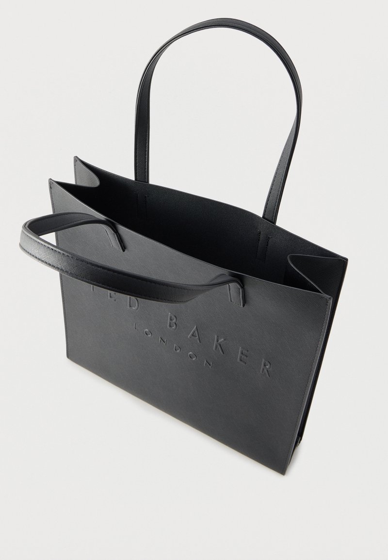 London calling: deze 3 Ted Baker tassen zijn echt hip