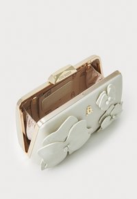 Steve Madden BSWEETS - Alkalmi kézitáska - ivory