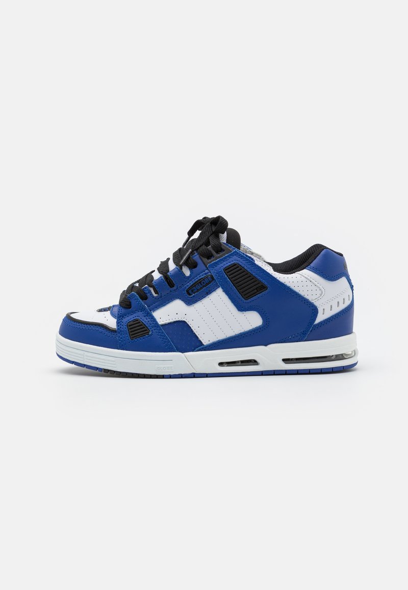 Globe SABRE - Trainers - blue