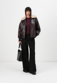 TWINSET JACKET - Imitert skinnjakke - black chocolate