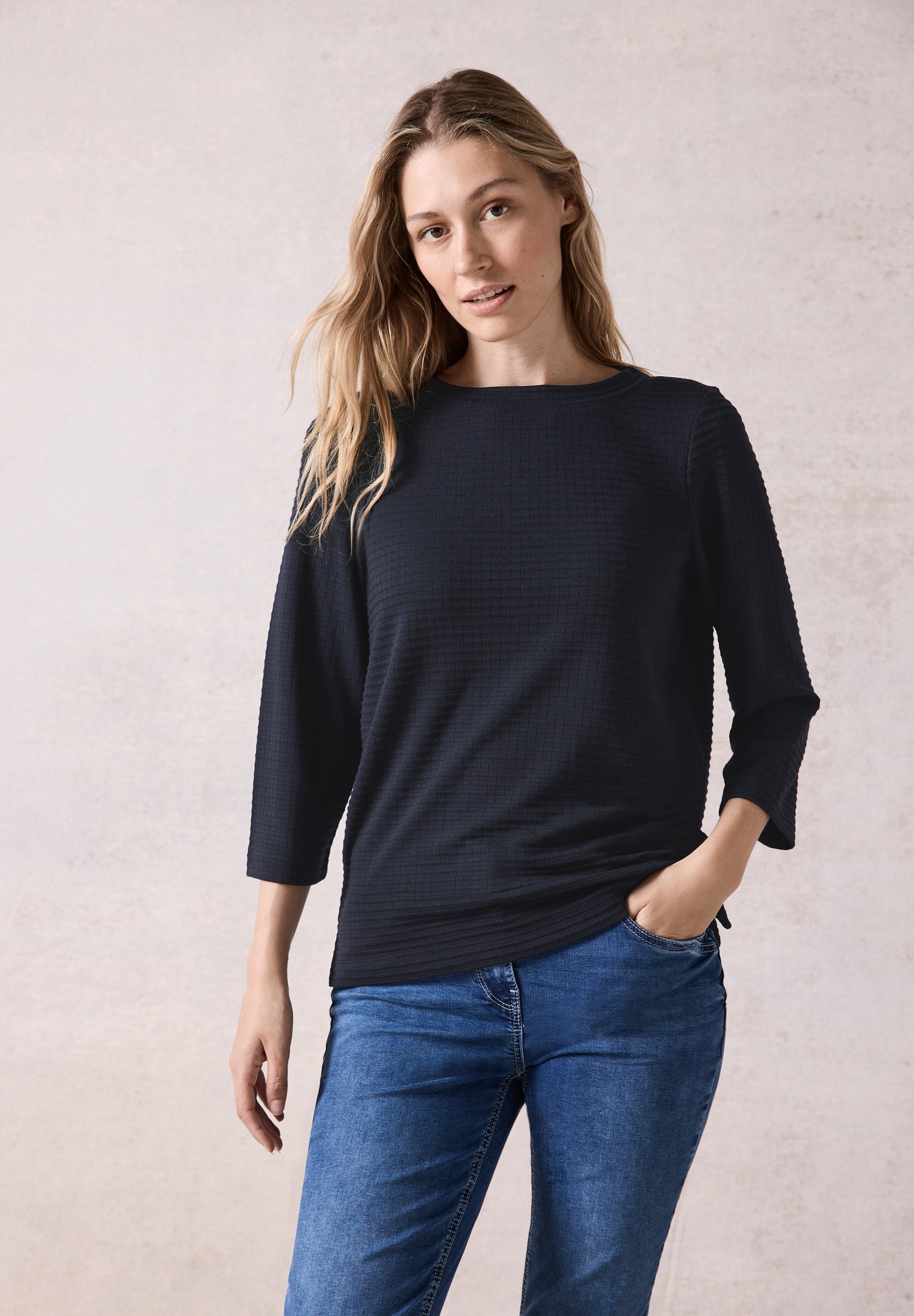 T-shirt Femme Manches Longues En Coton - Col Fendu Avec Boutonnière Décorative - CECIL