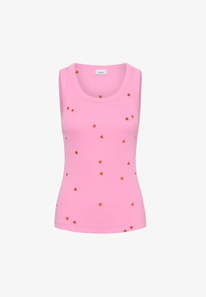 Roze geribbelde mouwloze tanktop met kleine verspreide rode hartjespatronen en een ronde halslijn.