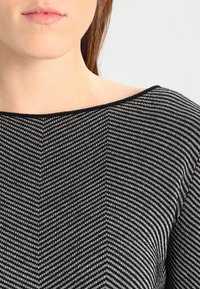 comma Strickpullover - black