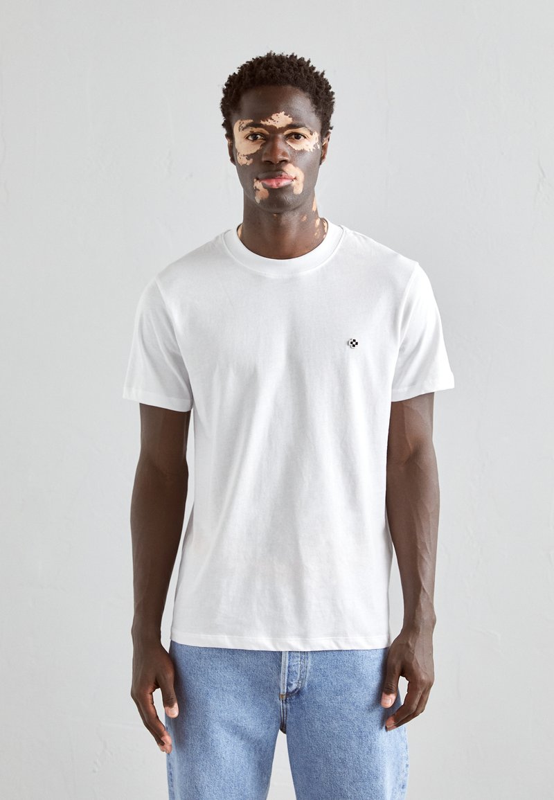 sandro CROSS - Camiseta básica - white