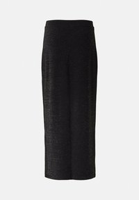 Czarne spodnie culotte wykonane z teksturowanej tkaniny z delikatnym połyskiem. Posiadają wysoki stan i prosty krój nogawki. Bez widocznych zapięć.