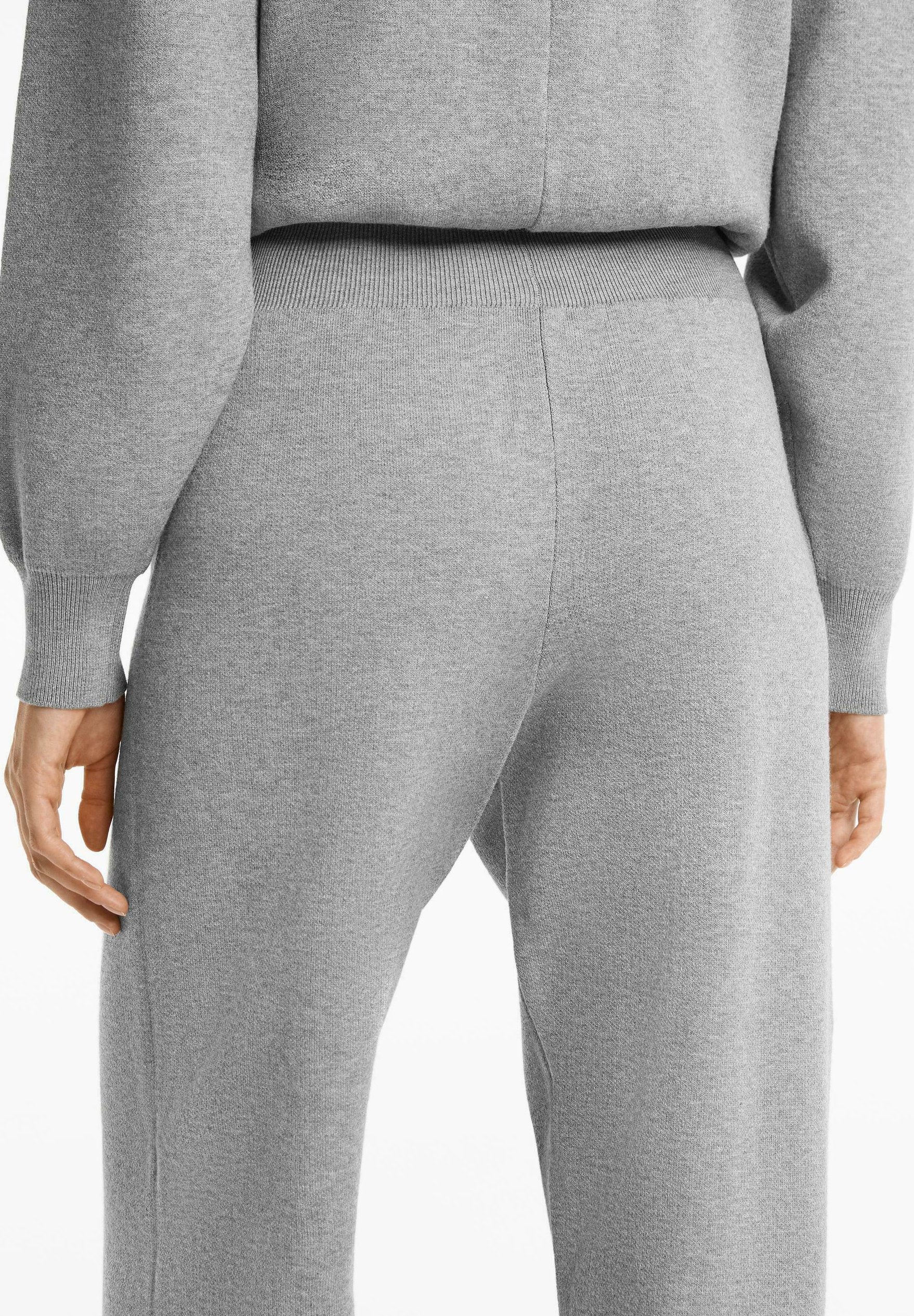 jumadiba着用Hand-knitted soonerorlater jumadiba着用Hand-knitted soonerorlater