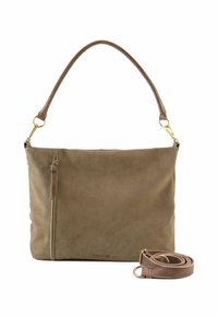 Borsa a tracolla in camoscio marrone con una sola tracolla, tasca frontale con zip e tracolla in pelle removibile. Presenta dettagli in hardware dorato.