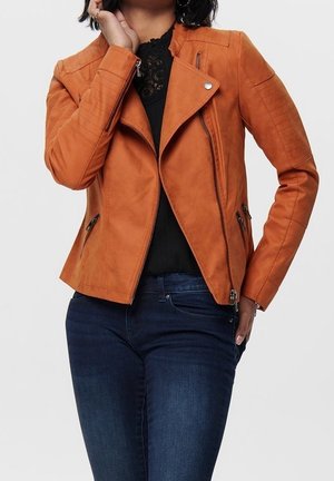 Bunda z umělé kůže - orange
