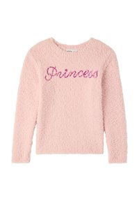 Maglione lungo a maniche con fluff rosa chiaro, con la parola "Principessa" ricamata in paillettes rosa lucide sul petto.