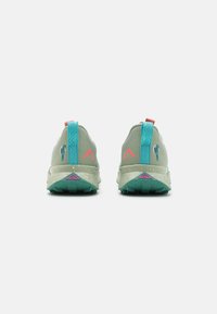 Nike Performance JUNIPER 3 - Zapatillas de trail running - jade horizon/pale ivory/bicoastal/red stardust/vivid grape