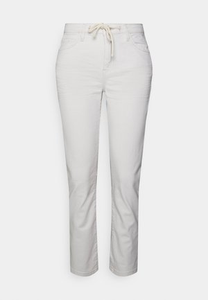Pantalon décontracté blanc avec poches avant et taille à cordon, présenté de face sur un fond uni.