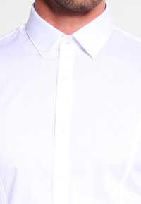 OLYMP No. Six OLYMP NO.6 SUPER SLIM FIT - Hemd - weiss
