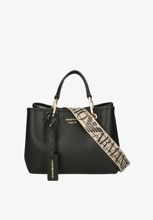 Zwarte handtas van structuurleer met bovenhandvatten, gouden beslag en brede beige band met zwart Emporio Armani-logo en embleem.
