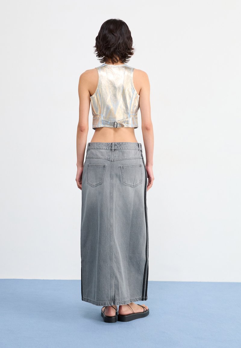 adidas Originals LONG SKIRT - Denimová sukně - washed grey denim