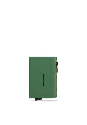 Cartera compacta verde con una cremallera negra en el lateral y un logo de marca negro en relieve en el centro delantero.