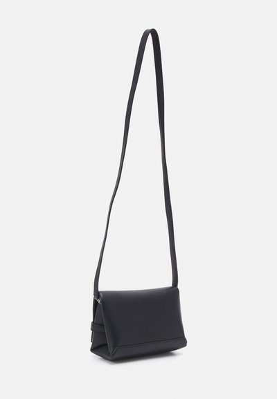 Victoria Beckham MINI CHAIN POUCH - Skuldertasker - black