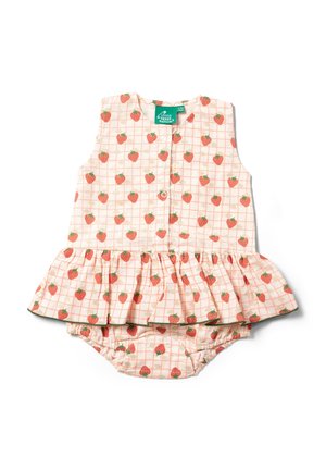 Sommersweatkleid für Kleinkinder mit ärmellosem Design, peachfarbenem Stoff, Erdbeer-Print und einem gerafften Rock; Druckknopfverschluss im Schritt für leichtes An- und Ausziehen.