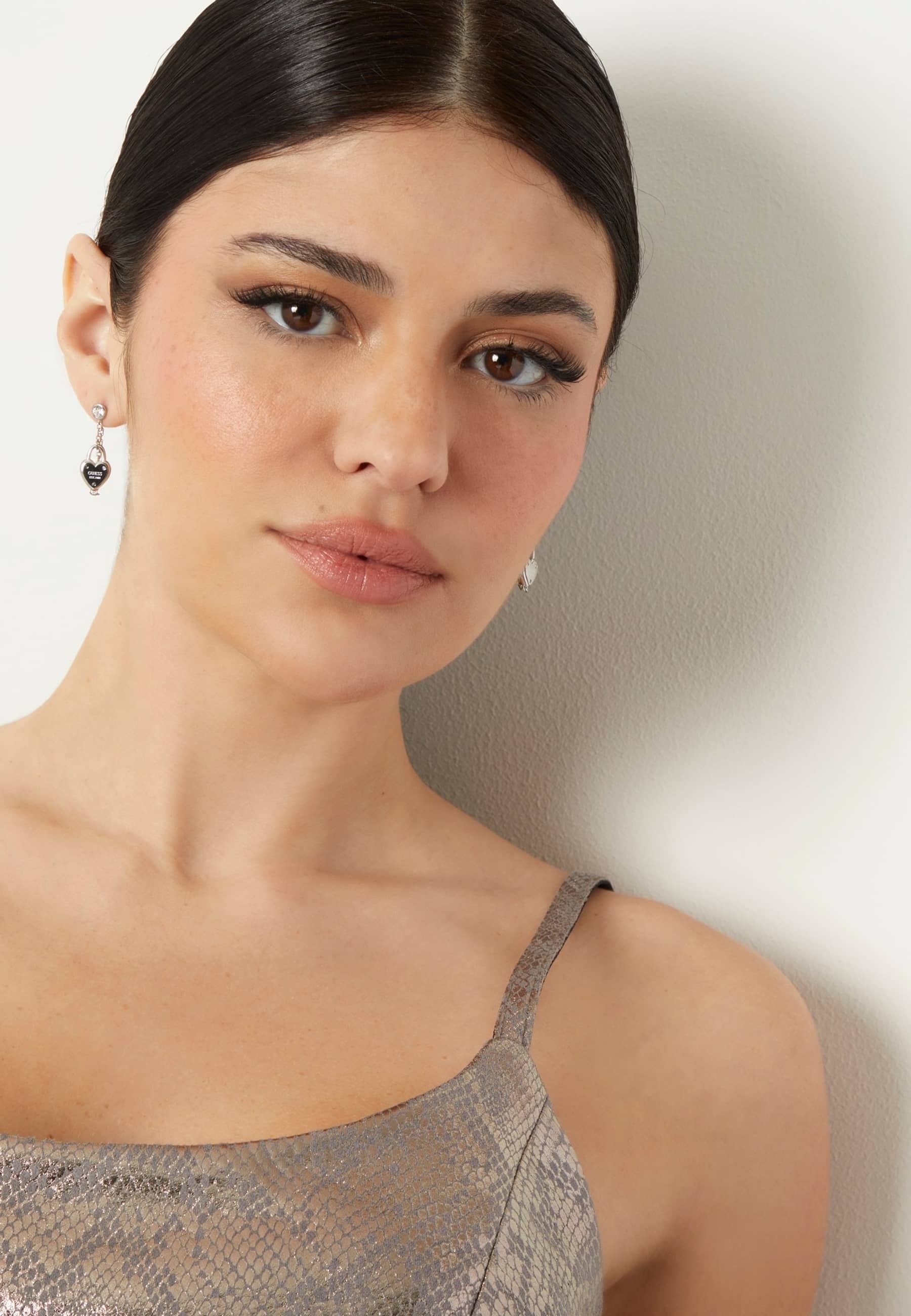 Guess ALL YOU NEED IS LOVE Oorbellen silberfarben