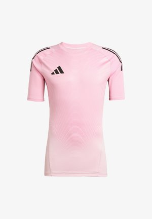 Roze Adidas t-shirt met korte mouwen en een slim fit, voorzien van zwarte strepen op de schouders en een textuurpatroon over de stof.