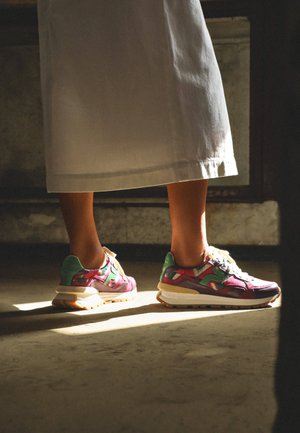 Panafrica, AKANDA - Sneaker low - dark purple
