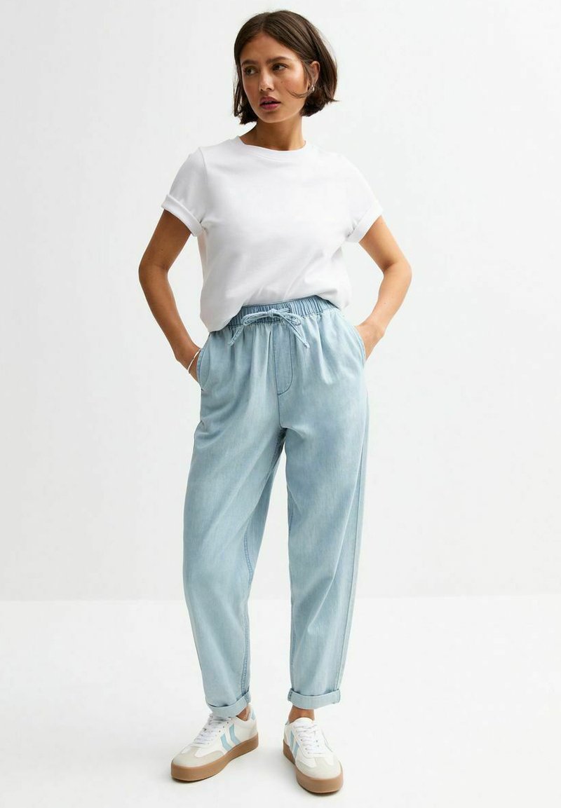 New Look - LIGHT TAPERED - Relaxed fit jeans - pale blue, Enlarge