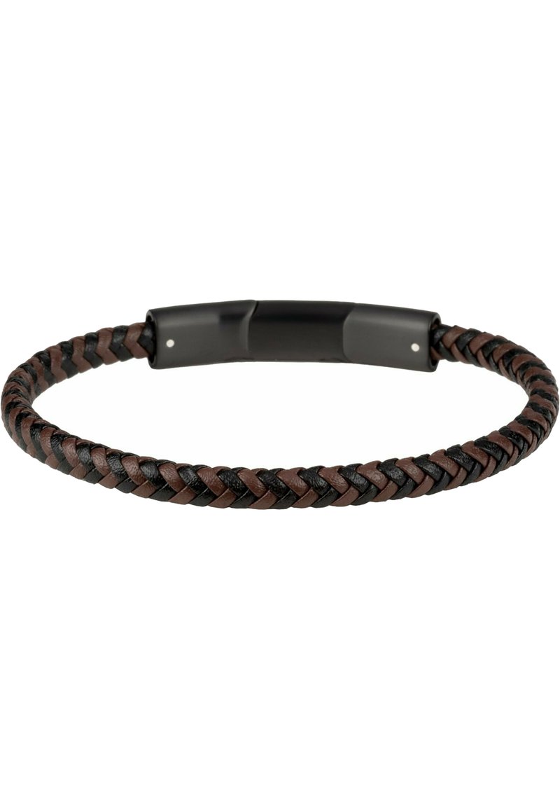 Brun och svart flätad läderarmband med en slät svart metallspänne, med två små silverdetaljer på spännets kanter.