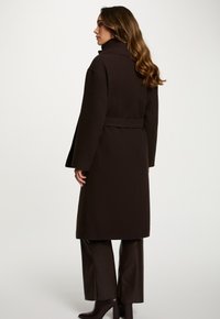 Morgan WITH HIGH NECK Abrigo clásico marron foncé/marrón
