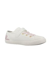 Zapatilla de lona blanca con suela de goma texturizada, cordones rosas y un detalle rosa en el talón. Cuenta con una cómoda cinta de velcro para abrochar.