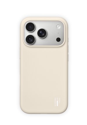Smartphone med trippel-linse kamera system i beige beskyttende cover, viser bagsiden med kameralinser og flash på en hvid baggrund.