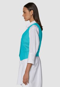 MADELEINE Bodywarmer - karibikblau