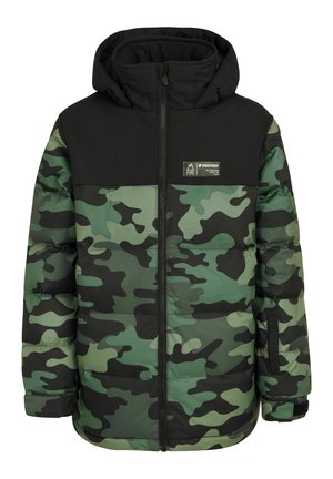 Giacca imbottita mimetica verde e nera con cappuccio nero, cerniera frontale completa e piccola toppa con logo sul petto.