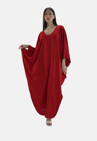 Rød, flydende kaftan kjole med V-hals, overdimensionerede ærmer og løs pasform, lavet af letvægtsstof; glat tekstur.