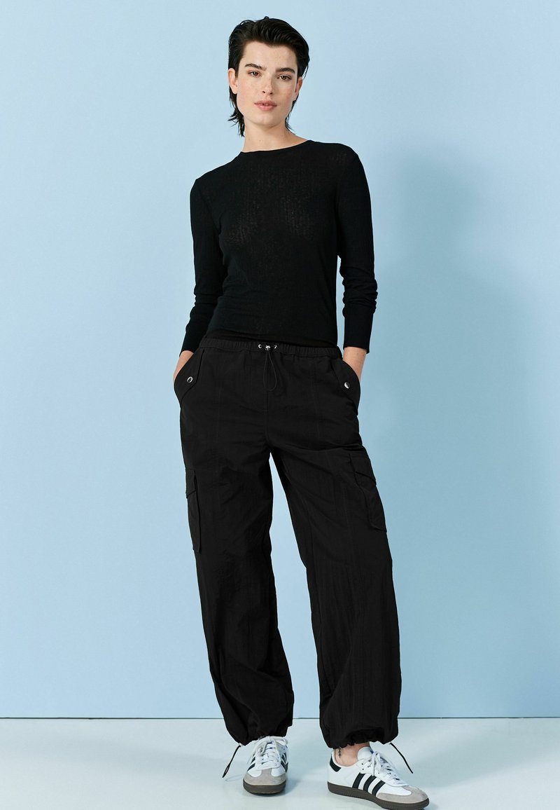 Next PARACHUTE PULL-ON TALL - REGULAR FIT - Kargopüksid - black