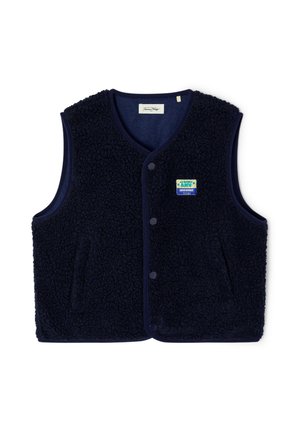 Marineblauw mouwloos fleecevest met drukknoopsluiting aan de voorkant en een kleine rechthoekige blauw-gele patch op de borst.
