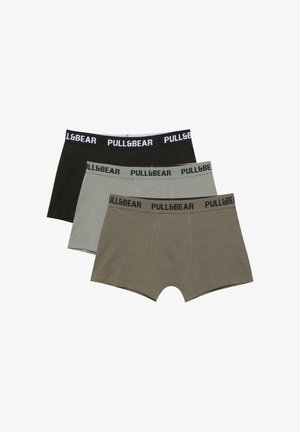 Tri páry boxeriek Pull&Bear v čiernej, svetlo šedej a olivovej farbe s elastickými páskami s logom a úzkym strihom.