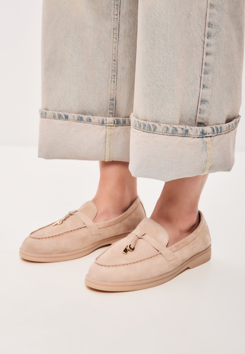 Cesare Gaspari LOAFERS - Loaferit/pistokkaat - beige