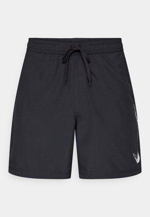Shorts de bain noirs en tissu léger, dotés d'une ceinture élastique avec cordons de serrage et d'un discret logo blanc sur le côté.