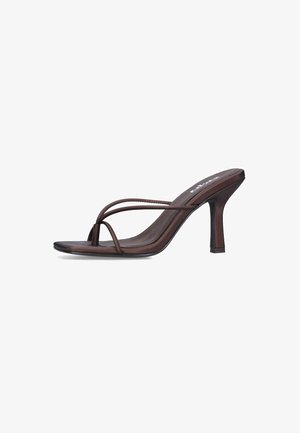 sacha, BRAUNE MULES MIT ABSATZ - Sandales à talons hauts - brown